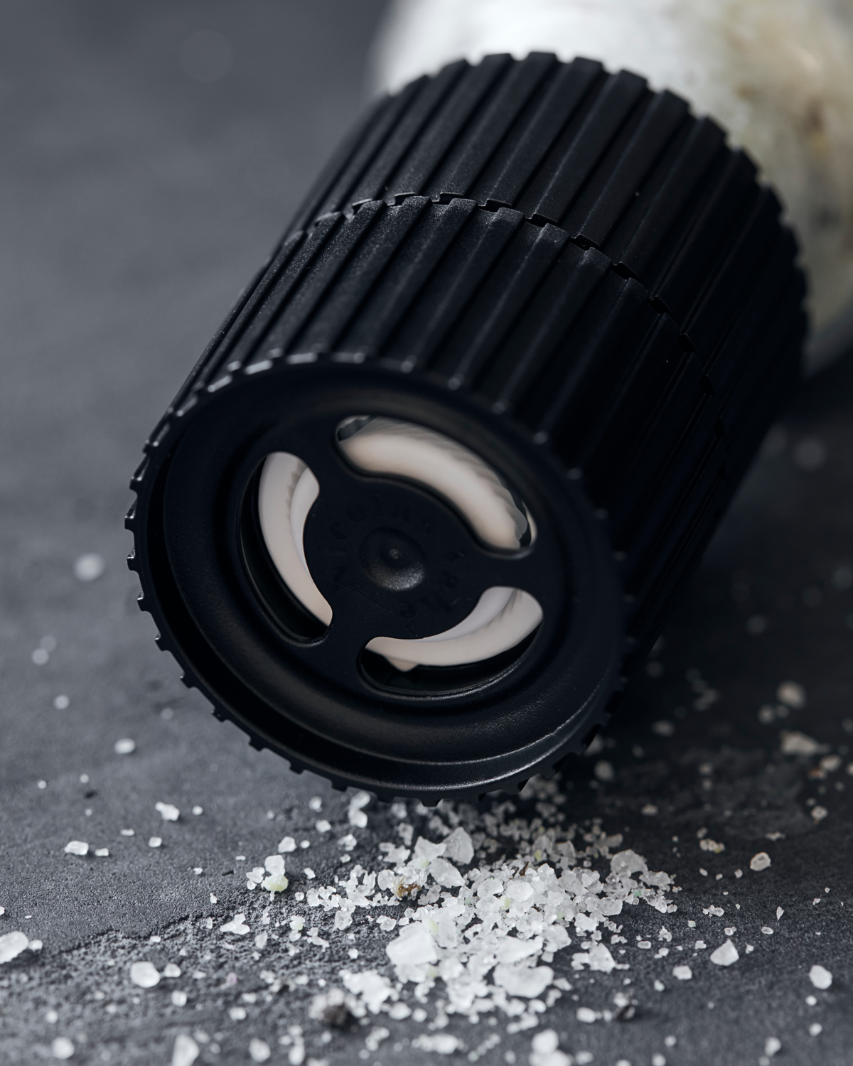 Nicolas Vahé Salt, parmesanost & basilikum