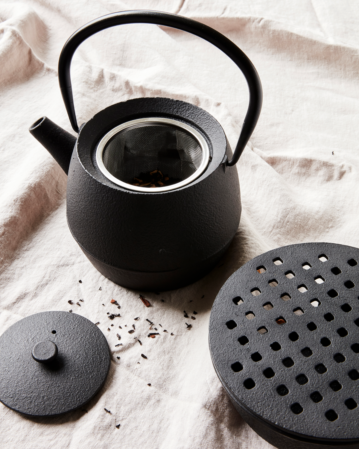 Nicolas Vahé Brænder Cast